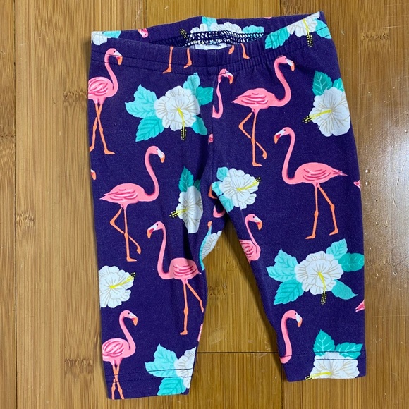 lot of 2 pairs Carter’s graphic bottoms 6M - Picture 4 of 5